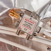 ДЕЛИТЕЛЬ ТВ х 2 под F разъём 5-2500 МГц  | Фото 1