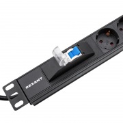 Блок распределения питания PDU горизонтальный 1U 6 розеток СЕЕ 7/4 Schuko 16A автомат защиты алюм корп шнур 2м вилка СЕЕ 7/7 Schuko черный REXANT | Фото 2