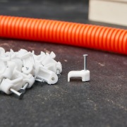 Крепеж кабеля плоский 10х3 мм (упак. 50 шт.) REXANT | Фото 1