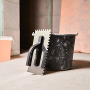 Гладилка нержавеющая 130х270 мм, зуб 8х8 мм, пластиковая ручка REXANT | Фото 2